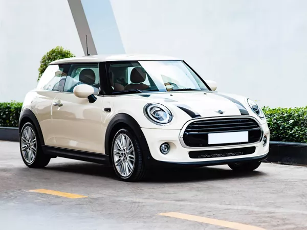 Dịch vụ thay Kính chắn gió xe Mini One tận nơi